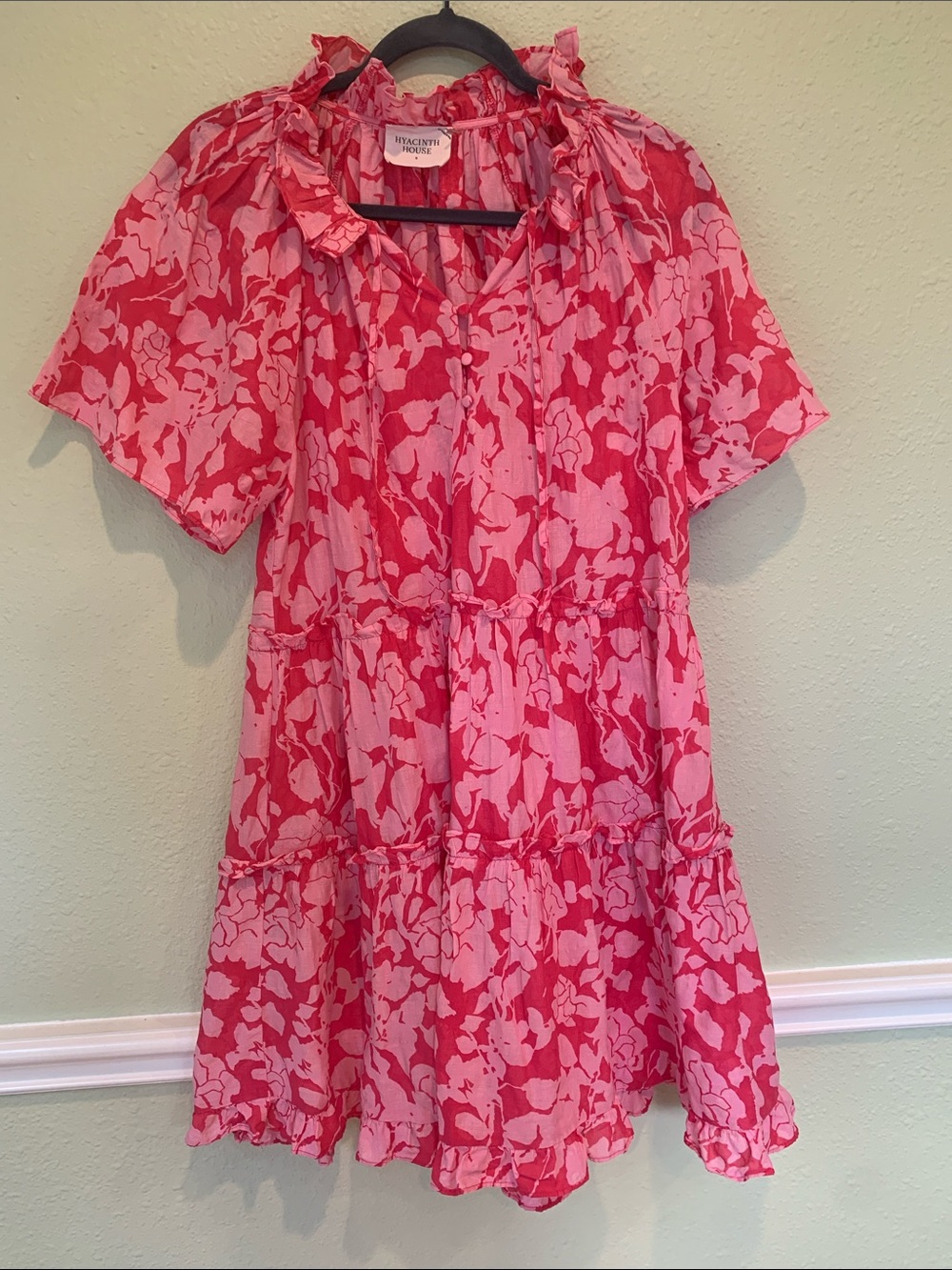Tuckernuck Hyacinth House Thea Textured Pink Printed Tiered Mini Dress Small - Picture 3 of 8